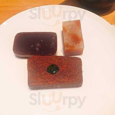 トラヤ トウキョウ