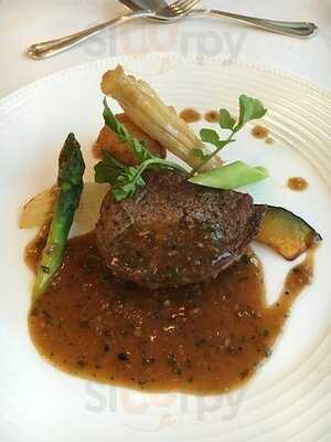 ダイニングレストラン 四季