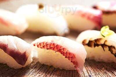 寿司カウンター 雲海