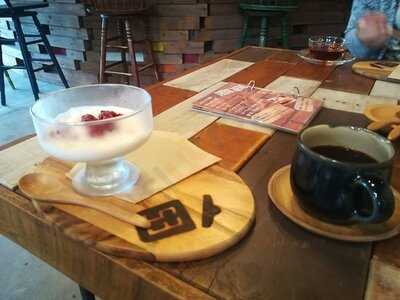 Connecting Cafe Bar Gome