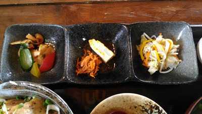 やんばる 花咲食堂