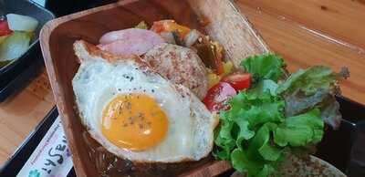 やんばる 花咲食堂