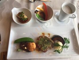 かなやま湖 ログホテル ラーチ レストランla Montagne