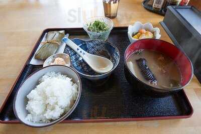 食事処とくじん