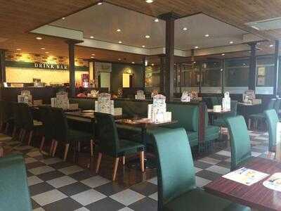 ガスト 沖縄佐敷店