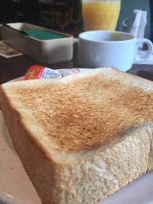 ガスト 沖縄佐敷店