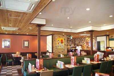 ガスト 沖縄佐敷店