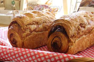 焼きたてパンとケーキの店 みなもとや