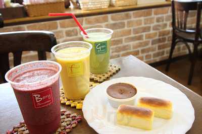 焼きたてパンとケーキの店 みなもとや