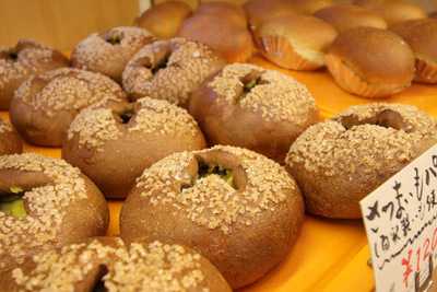 焼きたてパンとケーキの店 みなもとや