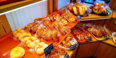 焼きたてパンとケーキの店 みなもとや