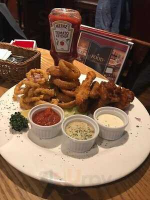 シューターズ スポーツバー&グリル