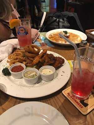 シューターズ スポーツバー&グリル