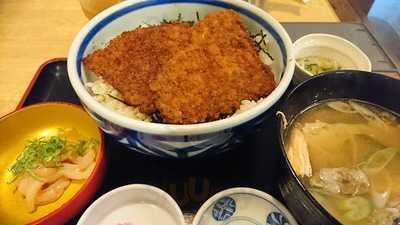 新潟鮮魚問屋 港食堂