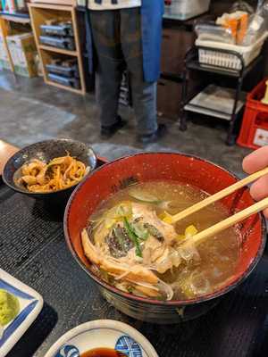 新潟鮮魚問屋 港食堂