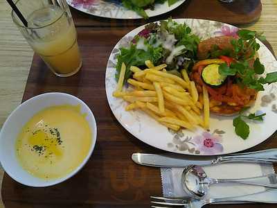 カーブドッチ ガーデンレストラン トラヴィーニュ