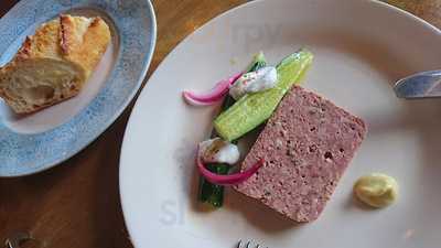 カーブドッチ ガーデンレストラン トラヴィーニュ