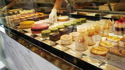 ピエール エルメ パリ 青山