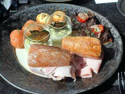 ザ･ラウンジ By アマン