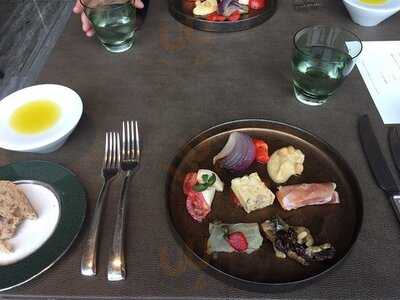 ピャチェーレ(シャングリ・ラ ホテル 東京)