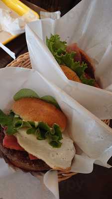 フレッシュネスバーガー富ヶ谷店