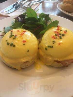 サラベス 東京店