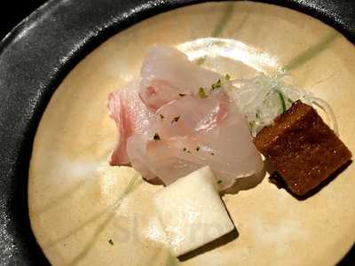 春秋 ツギハギ 日比谷