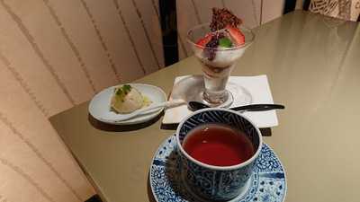 春秋 ツギハギ 日比谷