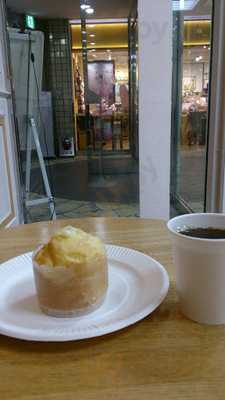 Mrs.elizabeth Muffin イムズ店