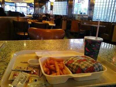 メルズ・ドライブイン