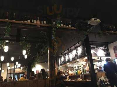 厳選ワイン飲み放題の店 肉バル横丁