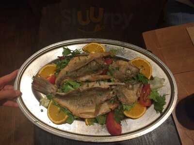 タヴェルナ キアッキエリーノ