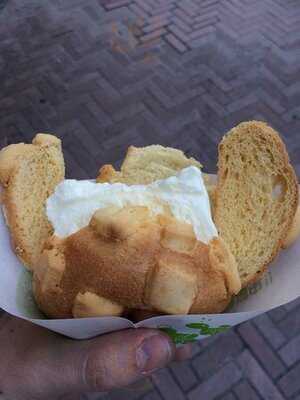 世界で2番めにおいしいメロンパンアイス Tokyo渋谷公園通り店