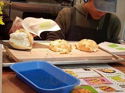 世界で2番めにおいしいメロンパンアイス Tokyo渋谷公園通り店