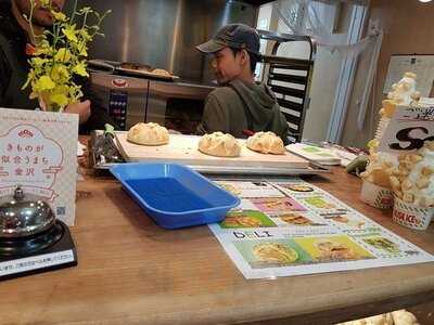 世界で2番めにおいしいメロンパンアイス Tokyo渋谷公園通り店