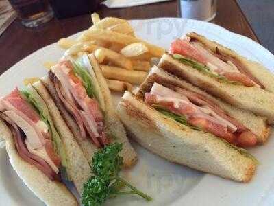 ロイヤルホスト新潟県庁前店