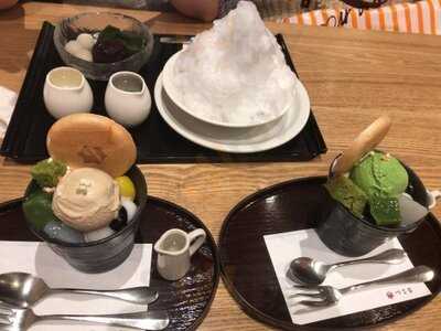 京都 つる家 茶房ヒルトンプラザイースト店