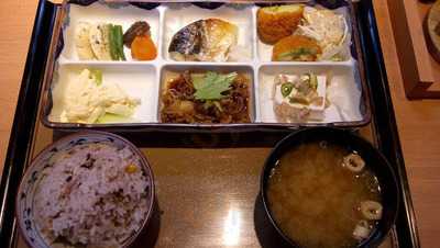 やよい軒五条烏丸店