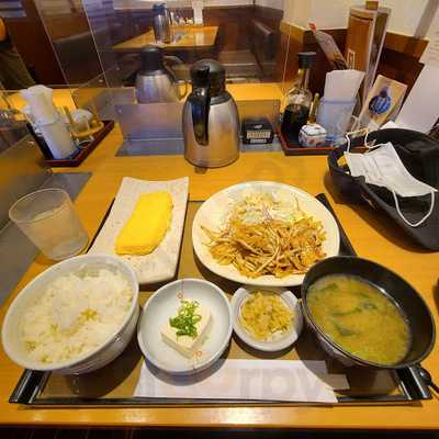 やよい軒五条烏丸店