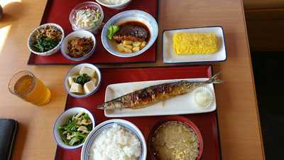 まいどおおきに豊科食堂