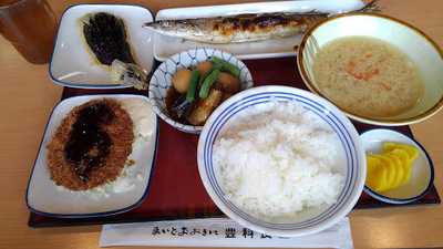 まいどおおきに豊科食堂