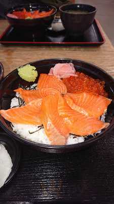 新潟漁協直売所 食事処 地魚工房