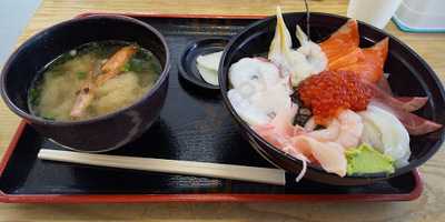 新潟漁協直売所 食事処 地魚工房