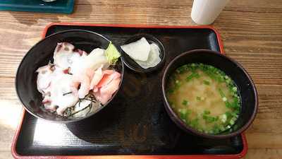 新潟漁協直売所 食事処 地魚工房