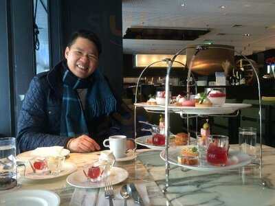 ロビーラウンジ