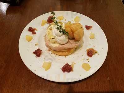 カフェ&ブックス ビブリオテーク 大阪・梅田店