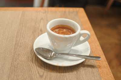 カフェ&ブックス ビブリオテーク 大阪・梅田店