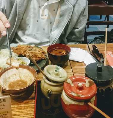 とんかつ 豚ゴリラ 本店