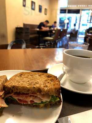 上島珈琲店 阪急三番街店