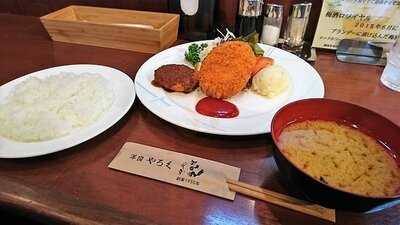 洋食やろく 本店